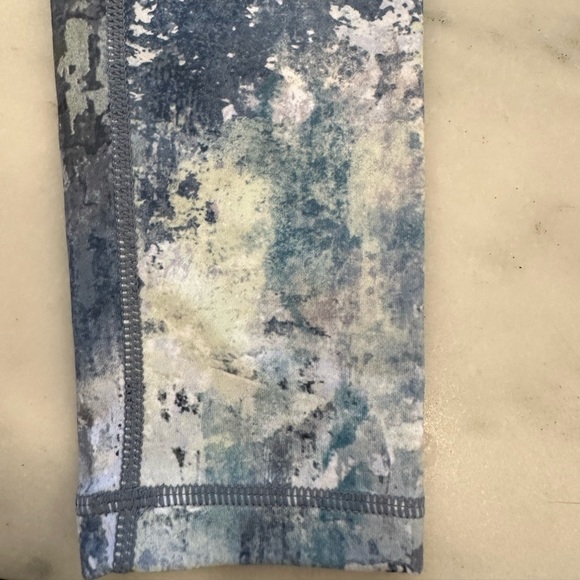 Zella Blue/Green/Gray Multicolor patterned leggings size S - Picture 3 of 4